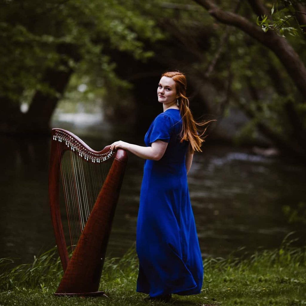 Hannah Flowers: Harpist